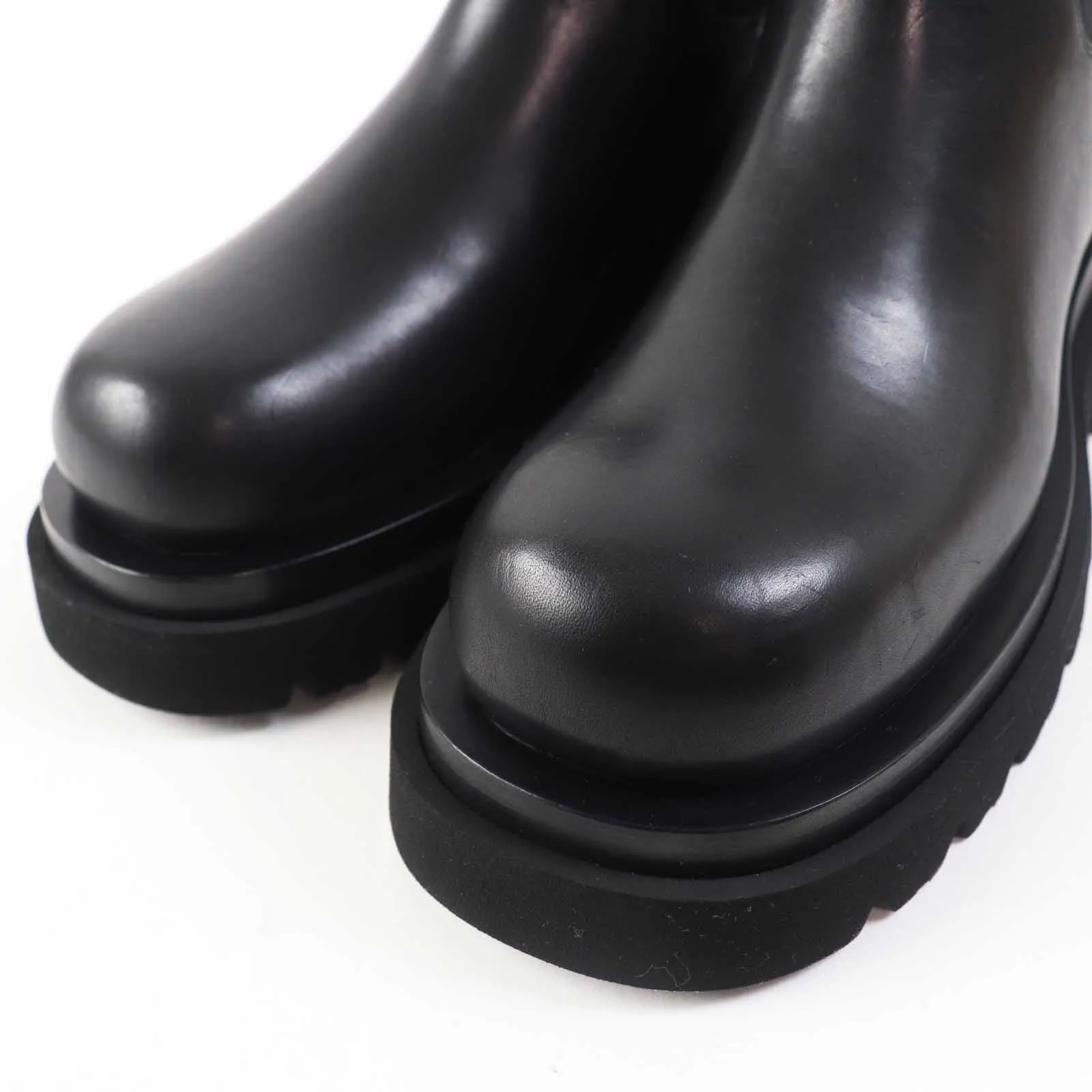 Bottega Veneta Leather Chelsea Boots Black 38
