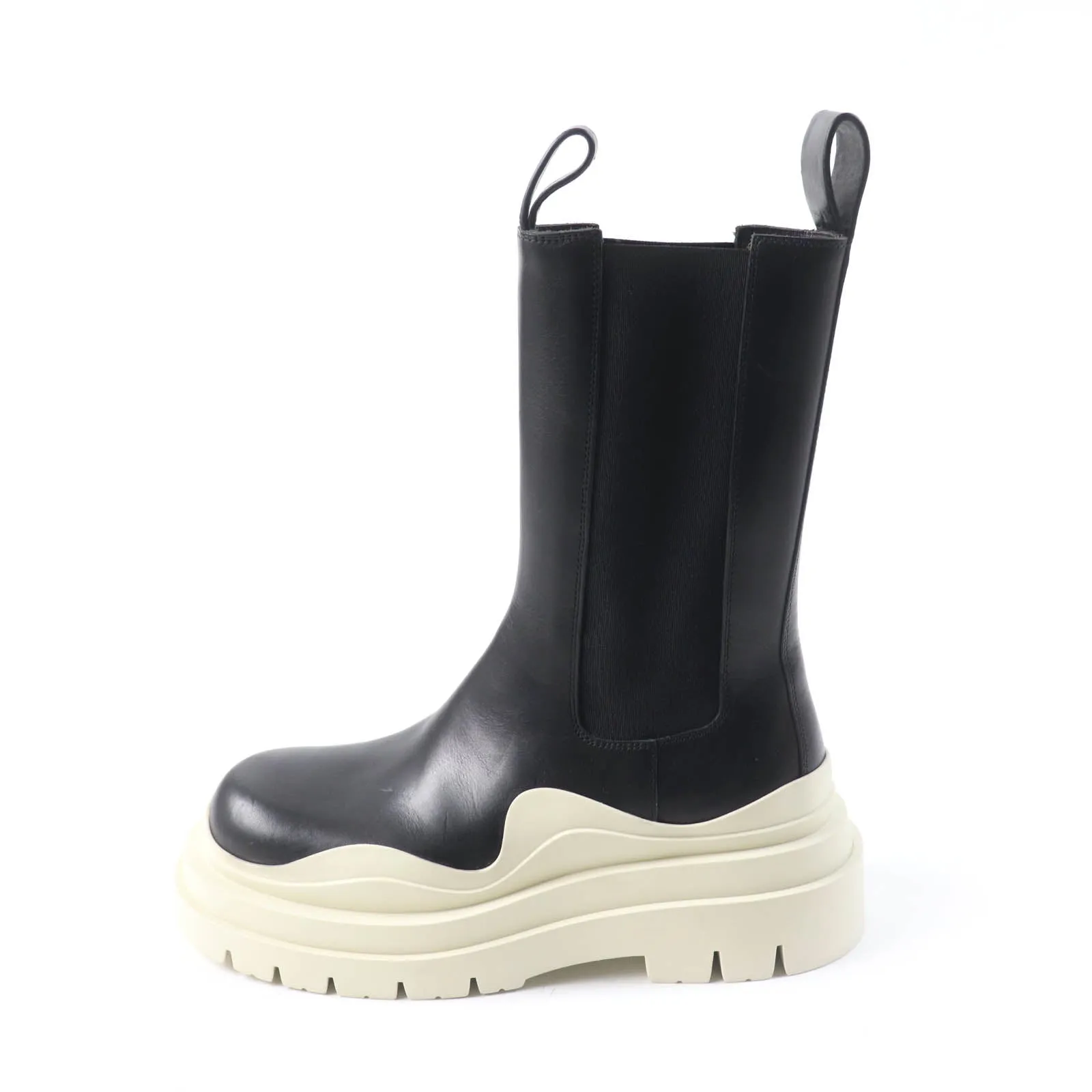 Bottega Veneta Leather Chelsea Boots Women