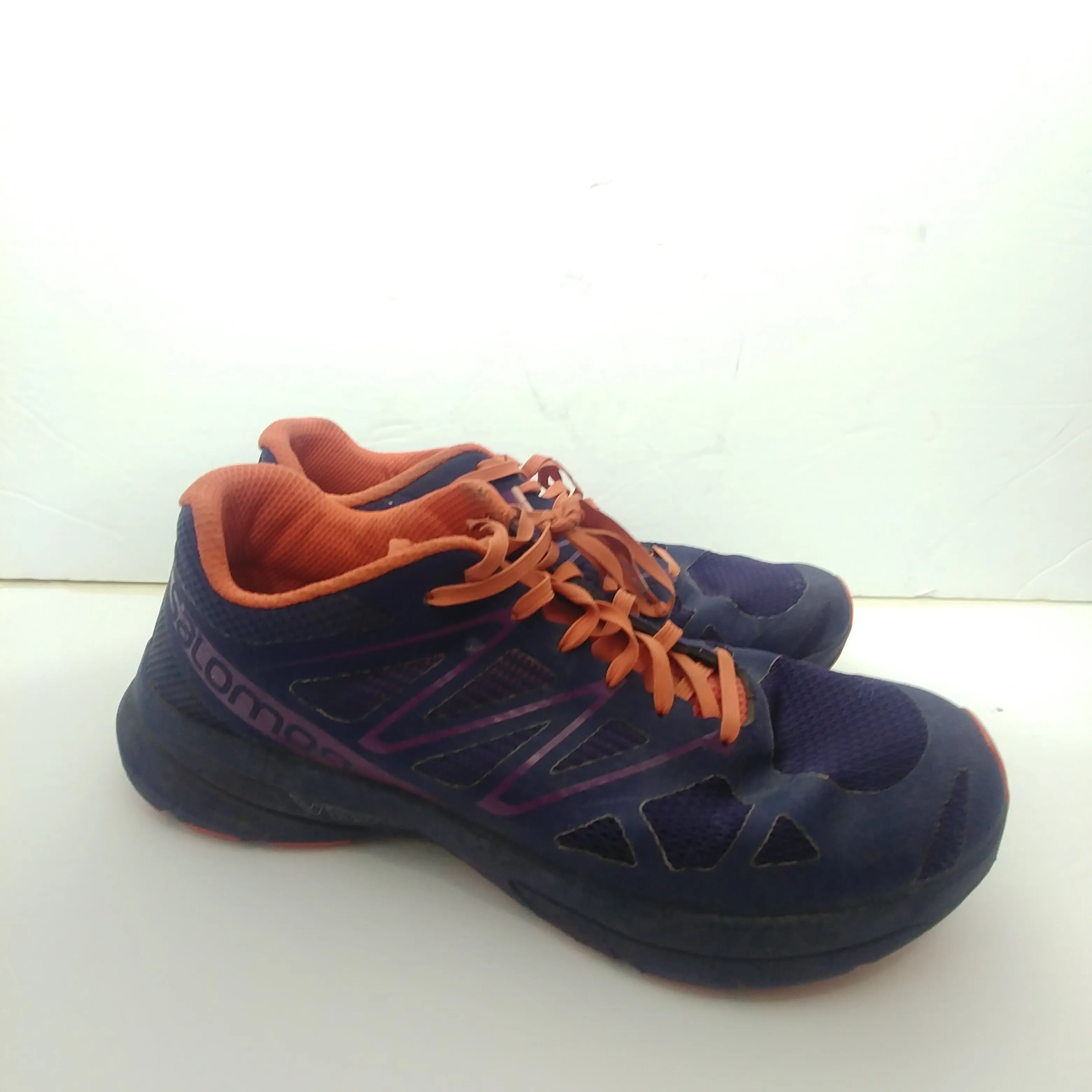 Salomon Womens Running Shoes - Size 8.5 - Pre-owned - EWNP9Z